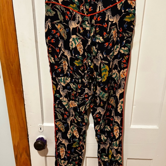 Gorgeous Zara trousers with zebras. Size 6 - Picture 3 of 9